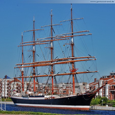 Das Segelschulschiff Sedov (Седов) am Bontekai in Wilhelmshaven