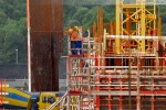 Arbeiten an der Verschalung des Turbinengebäudes