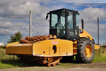 Vibrationswalzenzug Caterpillar CP-663E mit Stampffußbandage