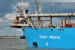 Der Saugbagger Josef Möbius an der JadeWeserPort-Baustelle in Wilhelmshaven