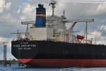 Der Supertanker Bunga Kasturi Tiga an der NWO-Löschbrücke in Wilhelmshaven