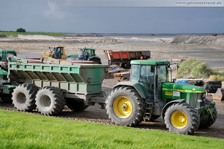 Traktor John Deere 7710 mit Anhänger