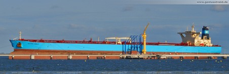 Supertanker Maersk Noble mit einer Gesamtlänge von 333 Metern