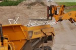 JadeWeserPort: Vorbereitung für die Spülarbeiten direkt hinter dem Deich