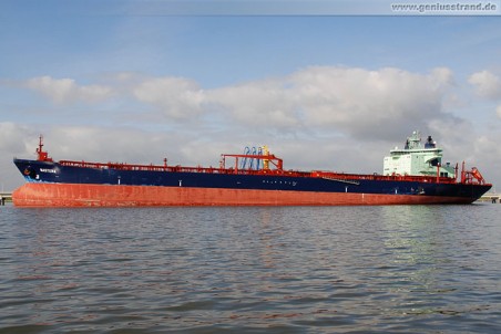 Der eisbrechende Tanker Mastera (Zweiwege-Tanker)