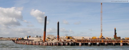 Die Hafenbaustelle JadeWeserPort in Wilhelmshaven