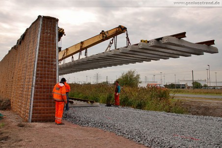 Gleisanbindung JadeWeserPort: Gleisbauarbeiten an der Raffineriestraße