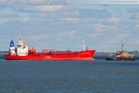 Tanker Nordstraum und Schlepper Bugsier 4