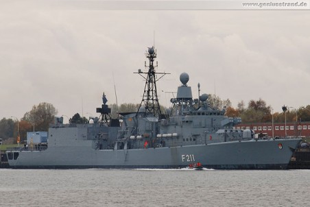 Die Fregatte Köln (F 211) im Heimathafen Wilhelmshaven