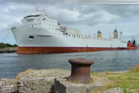 Frachtschiff Thebeland am Südwestkai