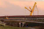 Der Fahrzeugkran Liebherr LTM 1500-8.1 an der Niedersachsenbrücke