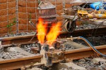 Gleisanbindung JadeWeserPort: Schienenschweißen mit dem Thermitverfahren