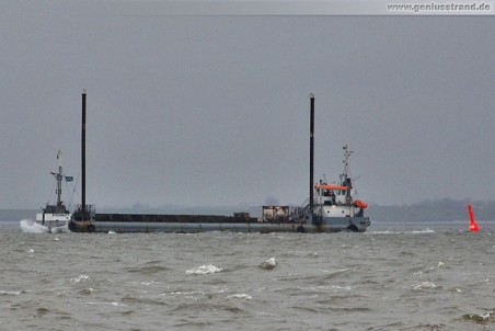 Die Arbeitsbarge Steinbutt im Jadefahrwasser