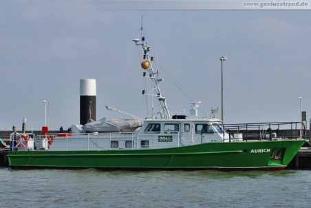 Zollboot Aurich an der Mittelbrücke im Nassauhafen