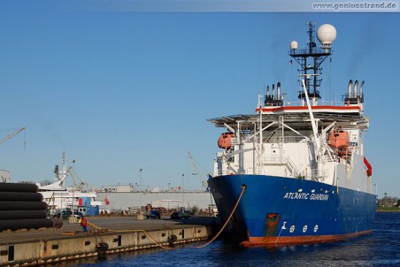 Seekabelverleger Atlantic Guardian macht am Hannoverkai fest