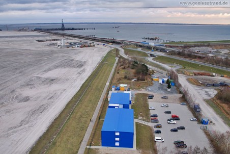 Baustelle JadeWeserPort: Die blauen Bürocontainer der ArGe JadeWeserPort