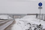 JadeWeserPort: Die Eisenbahnbrücke aus Richtung Süden