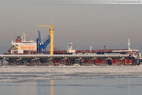 Tanker Stena Antarctica löscht 100.000 t Rohöl