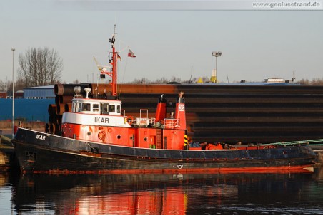 Schlepper Ikar am Hannoverkai