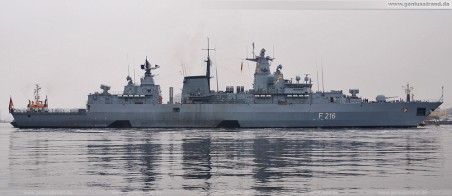 Wilhelmshaven (Großer Hafen): Schleswig-Holstein (F 216) beim Schleife fahren