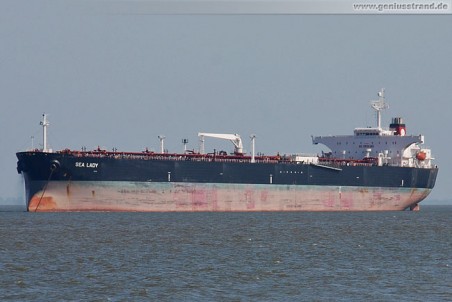 Tanker Sea Lady liegt auf Reede vor Wilhelmshaven