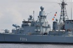 Die Fregatte Lübeck (F 214) im Nordhafen
