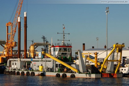 Der Möbius Saugbagger M 30 wieder in Wilhelmshaven