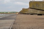 JadeWeserPort: Direkt neben der Niedersachsenbrücke liegt der Süddamm