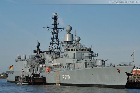 Fregatte Rheinland-Pfalz (F 209) im Neuen Vorhafen