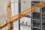 Verkleidungsarbeiten am Kraftwerksneubau der GDF Suez
