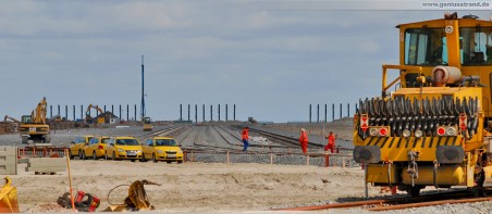 Gleisbauarbeiten an der 16-gleisigen Vorstellgruppe des JadeWeserPort