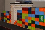 Weltrekord am JadeWeserPort: Längstes Containerschiff aus Lego