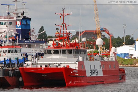 Forschungskatamaran Meridian in Wilhelmshaven