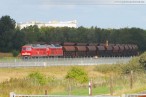 JadeWeserPort: Ein Güterzug beliefert die Gleisbaustelle der Vorstellgruppe