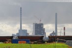 JadeWeserPort: Ein Güterzug beliefert die Gleisbaustelle der Vorstellgruppe