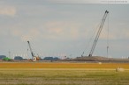 Die JadeWeserPort-Baustelle am Abend