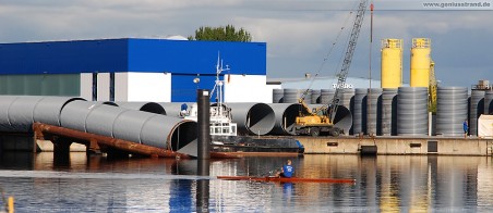 GDF Suez Kühlwasserleitung: Die in die Brüche gegangene Kühlwasserleitung auf der Ablaufbahn