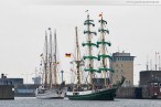 Wilhelmshaven: Einlaufparade am Ende der JadeWeserPort-Cup Regatta 2010