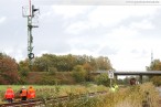 Ölweiche (Weiche 57): Montage der Eisenbahnsignale per Hubschrauber