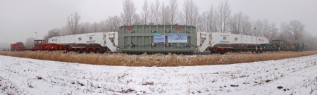 Wilhelmshaven: Der Schwertransporter mit dem Transformator ist an der GDF Suez Baustelle angekommen