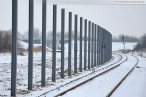 Gleisanbindung JadeWeserPort: Montage der neuen Lärmschutzwand