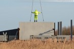 JadeWeserPort: Montage der Beton-Lärmschutzwand im Voslapper Groden