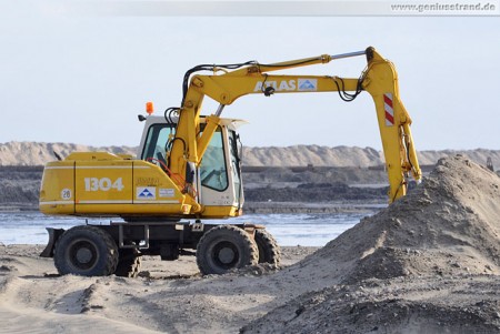 Mobilbagger Atlas 1304 an der Gleisbaustelle JadeWeserPort