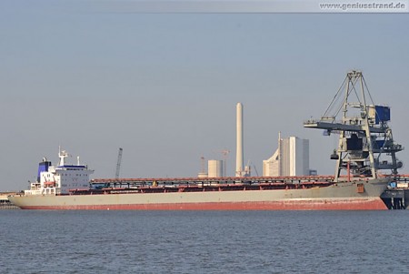 Frachtschiff Ostsee Merchant löscht 53.000 t Kohle 