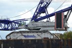 Wilhelmshaven: Terex-Demag CC6800 auf Barge Giant 4 am Nordwestkai
