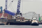Giant 4 mit Raupenkran Terex-Demag CC 6800 auf dem Weg nach Hooksiel