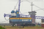 Giant 4 mit Raupenkran Terex-Demag CC 6800 auf dem Weg nach Hooksiel
