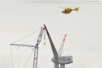 Hooksiel Außenhafen: Windenübung am Hubschrauber Christoph 26