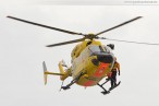 Hooksiel Außenhafen: Windenübung am Hubschrauber Christoph 26