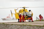 Hooksiel Außenhafen: Windenübung am Hubschrauber Christoph 26